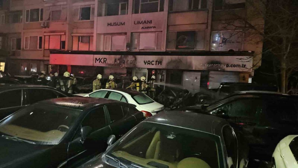 Araç Kiralama Şirketinde Çıkan Yangında Yaklaşık 100 Milyon Değerinde 15 Araç Alevlere Teslim Oldu