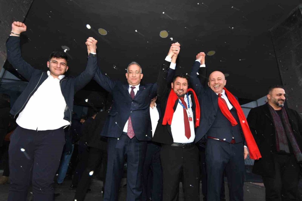 İhracatçılar Birliği’nde Yeni Dönem.. DAİB Başkanlığı’na Ömer Madırlı Seçildi!