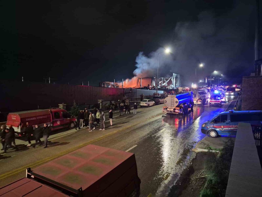 ‘İlaç Fabrikası’nda Korkutan Yangın.. Tesis Kullanılamaz Hale Geldi!