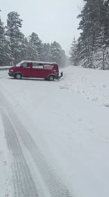 Sarıkamış’ta Kar Kazası.. Buzlanan Yolda İki Araç Çarpıştı, 1 Yaralı!