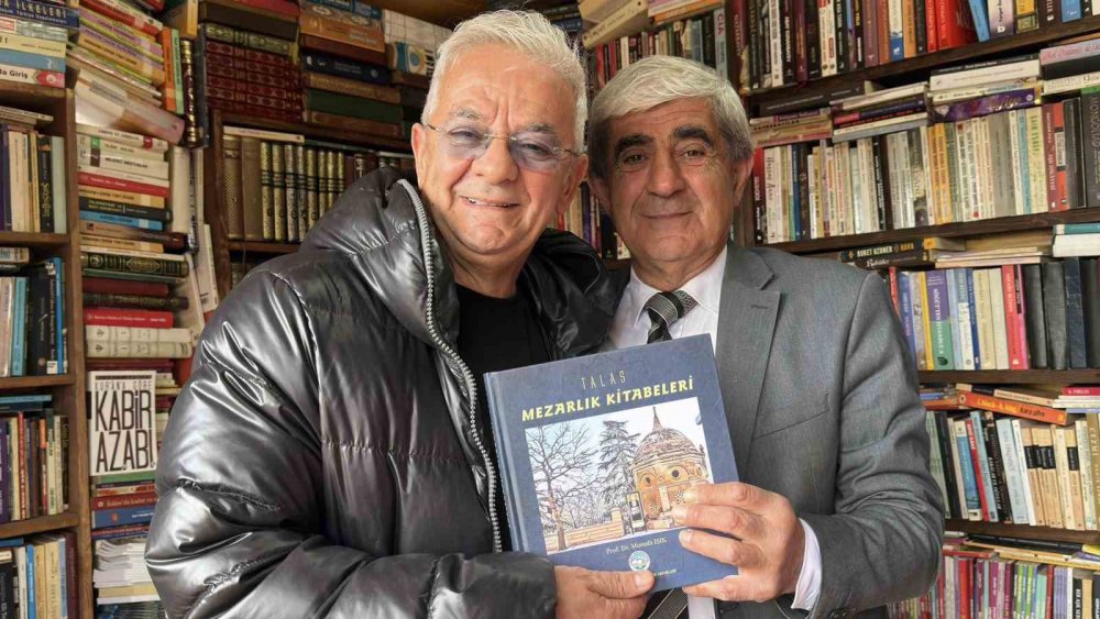 Zafer Algöz’den Sahaaflar Çarşısı’na Tam Not