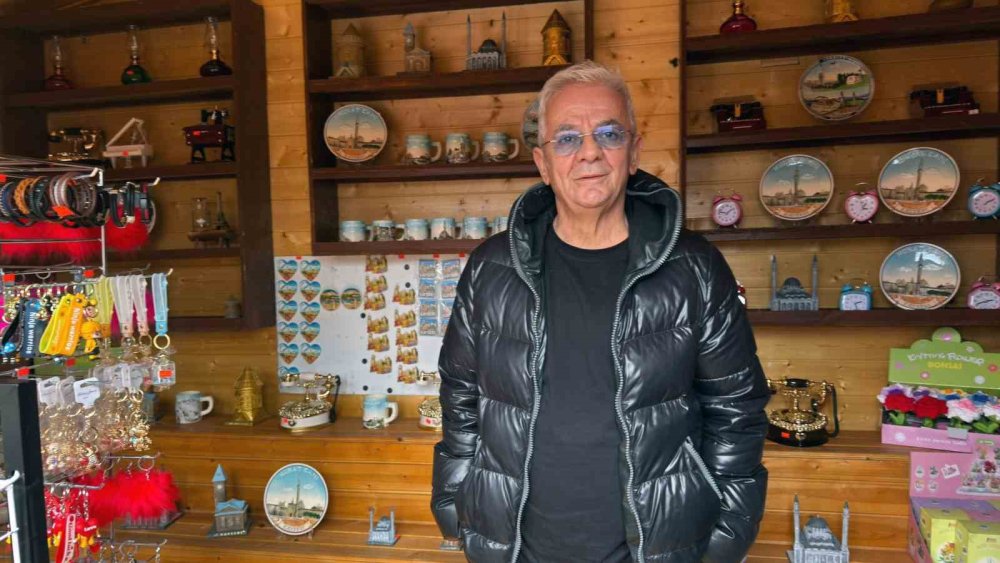 Zafer Algöz’den Sahaaflar Çarşısı’na Tam Not