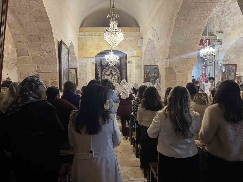 Mardin’de Paskalya Coşkusu.. Farklı İnançlar Kırklar Kilisesi’nde Buluştu!