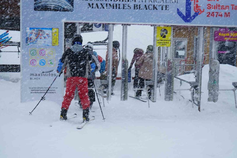 Palandöken’de Kayak Sezonu Uzatıldı.. Nisan Sonuna Kadar Devam!