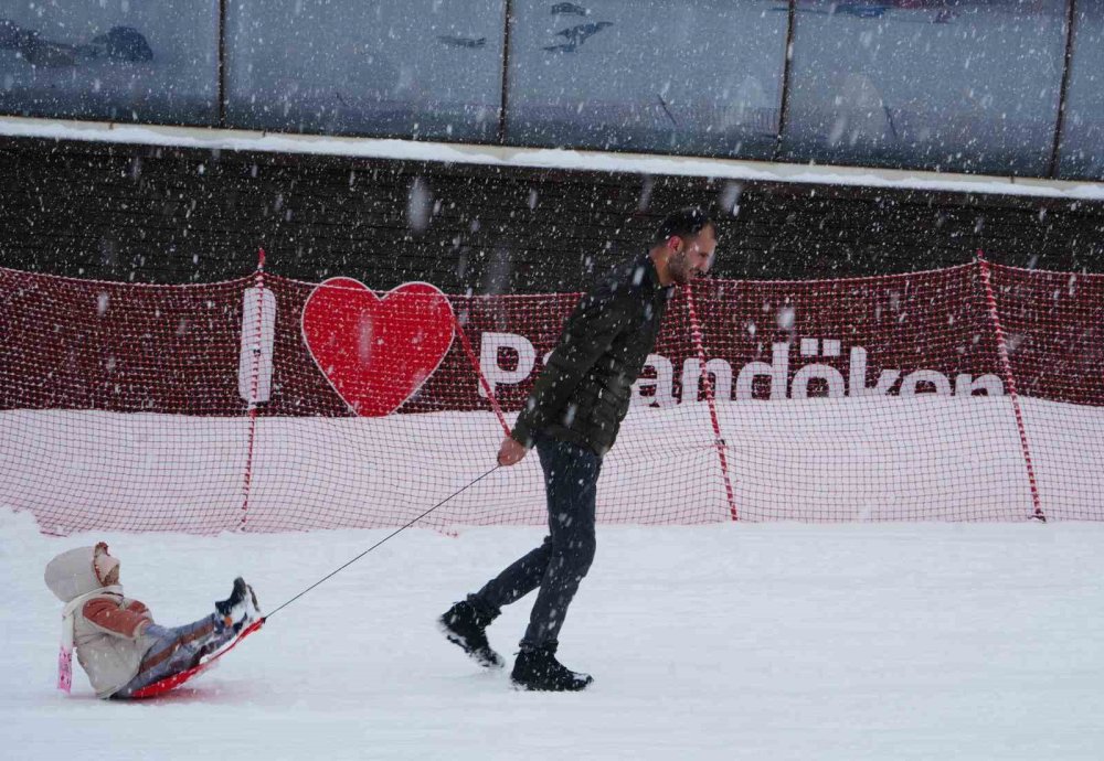 Palandöken’de Kayak Sezonu Uzatıldı.. Nisan Sonuna Kadar Devam!