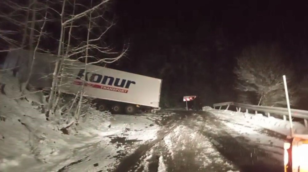 Sahara Geçidi’nde TIR Kazası.. D-010 Kara Yolu Ulaşıma Kapandı!