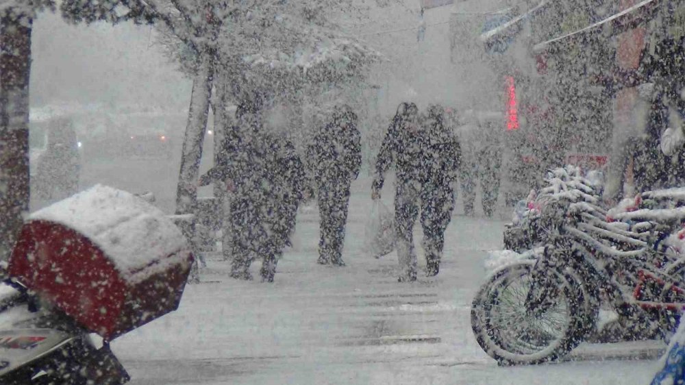 Soğuk Hava Dalgası Kars’ı Etkisi Altına Aldı.. Kar ve Buzlanma Uyarısı!
