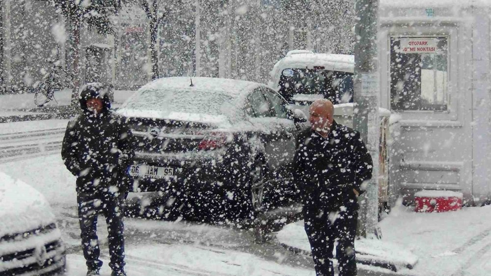 Soğuk Hava Dalgası Kars’ı Etkisi Altına Aldı.. Kar ve Buzlanma Uyarısı!