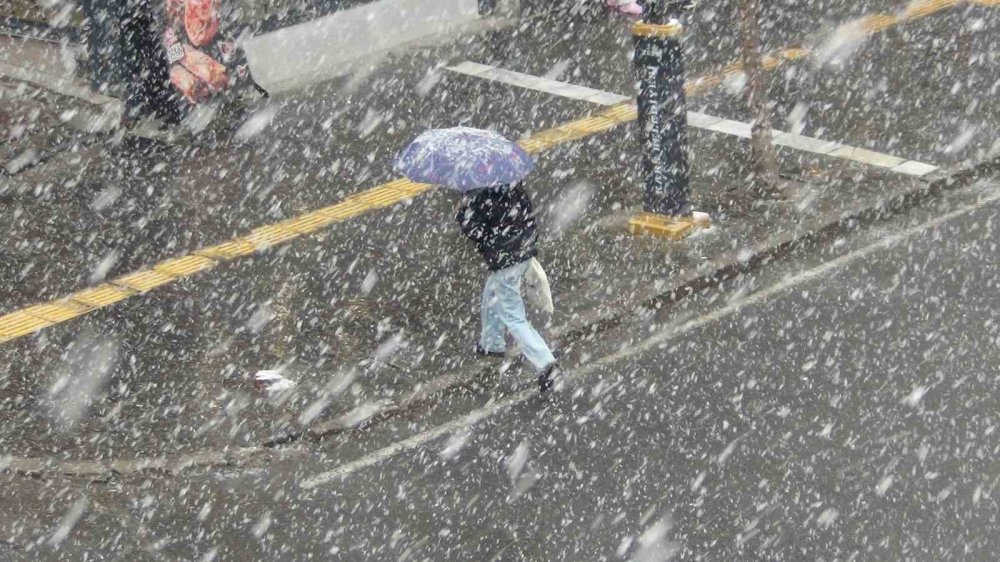 Soğuk Hava Dalgası Kars’ı Etkisi Altına Aldı.. Kar ve Buzlanma Uyarısı!