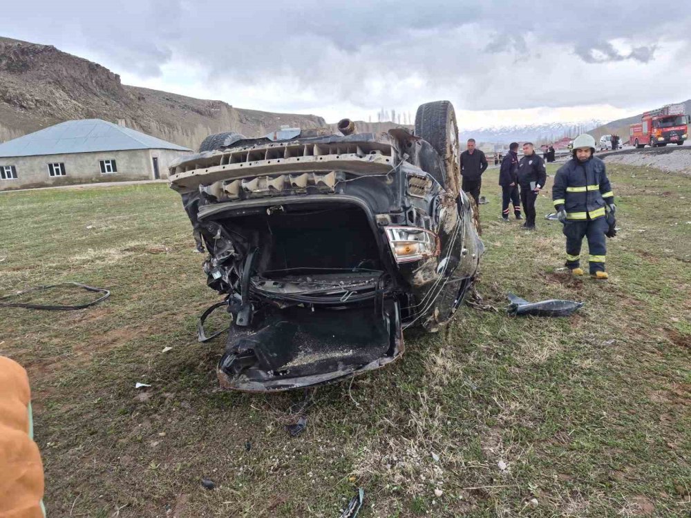 Van Muradiye’de Otomobil Takla Attı.. 1 Kişi Hayatını Kaybetti!