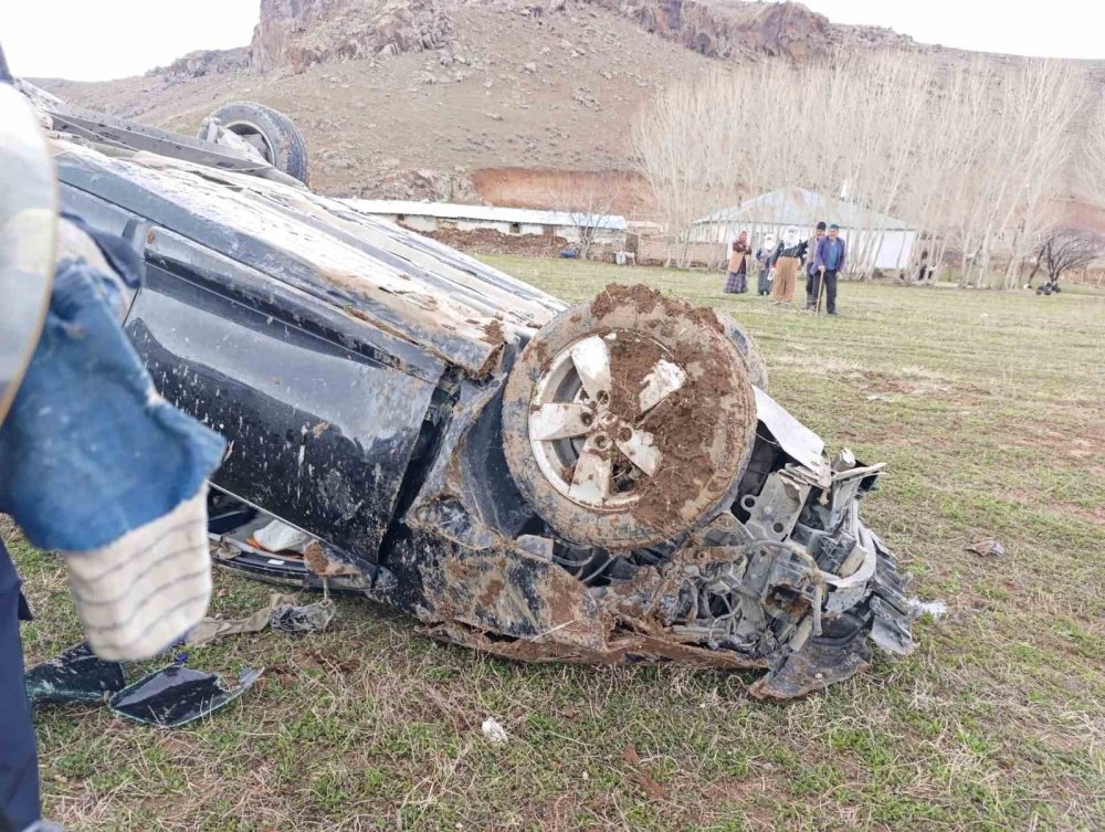 Van Muradiye’de Otomobil Takla Attı.. 1 Kişi Hayatını Kaybetti!