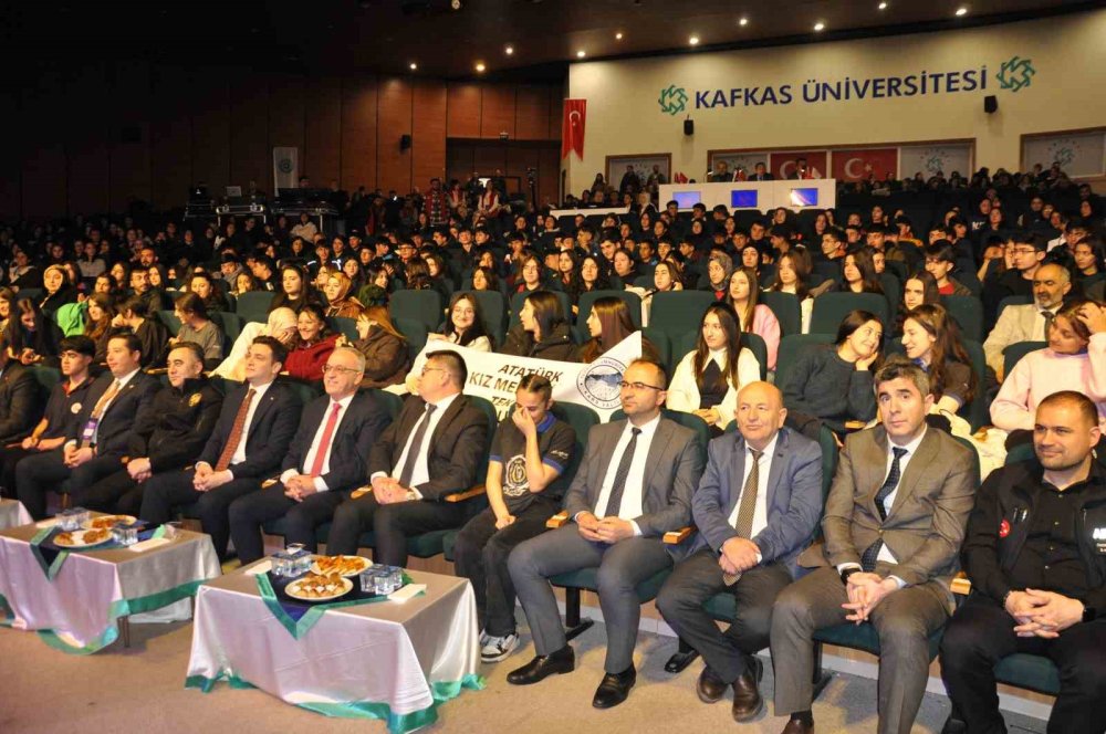 Kars’ta Sanat ve ve Gençlik Buluşması.. Bölge Finali Heyecanı Başladı!