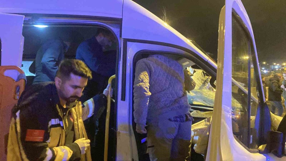 Erzurum’da Zincirleme Trafik Kazası: 5 Yaralı