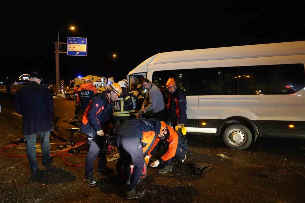 Erzurum’da Zincirleme Trafik Kazası: 5 Yaralı
