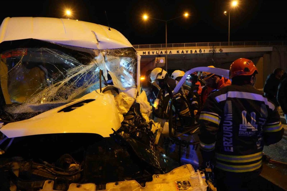 Erzurum’da Zincirleme Trafik Kazası: 5 Yaralı