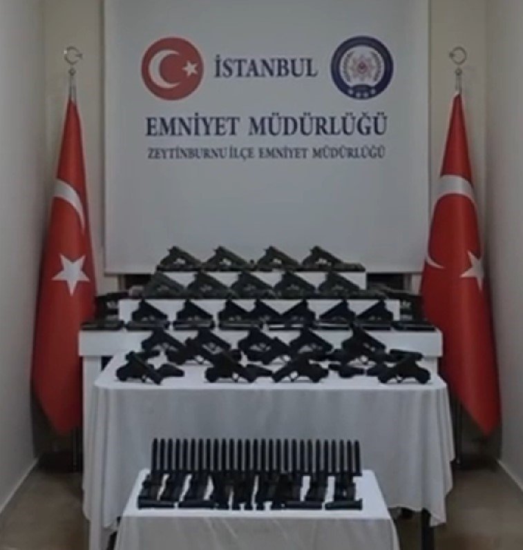 İstanbul’da Kaçak Silah Operasyonu: 91 Tabanca Ele Geçirildi