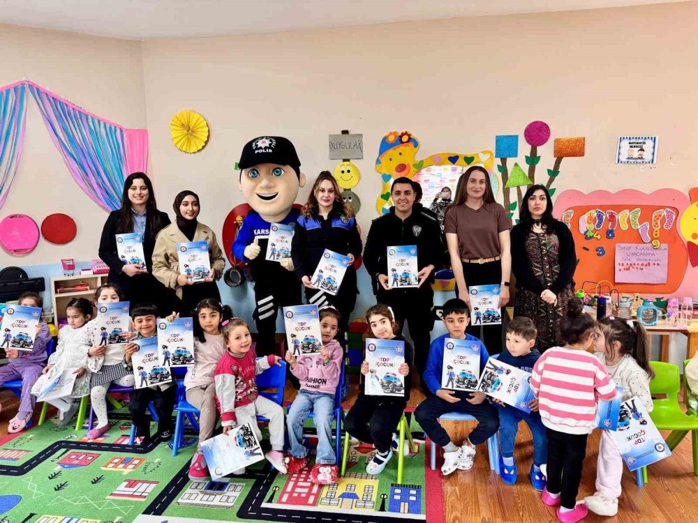 Kars Akyaka’da Polis Öğrencilerle Buluştu