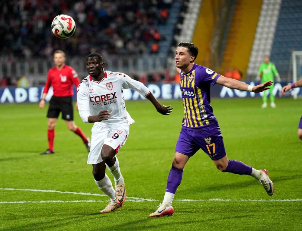 Şampiyonluk Yarışı Alevlendi.. Galatasaray Puan Kaybetti, Fenerbahçe Farkı Eritti!