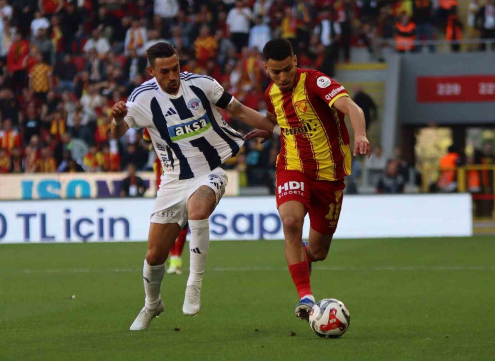 Şampiyonluk Yarışı Alevlendi.. Galatasaray Puan Kaybetti, Fenerbahçe Farkı Eritti!