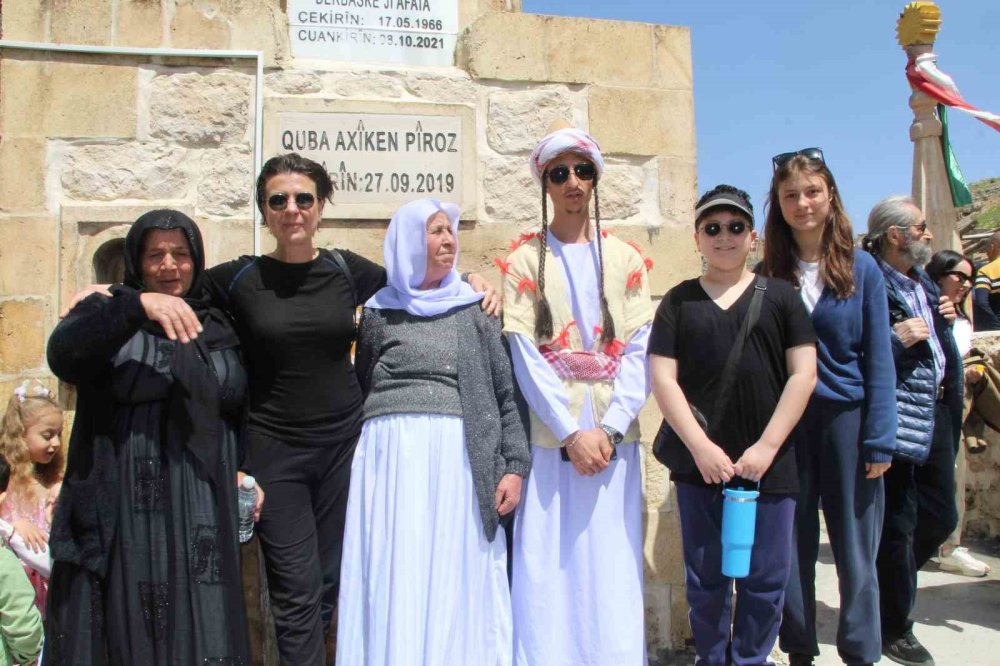 Çarşema Sor Coşkusu.. Êzidîler Yeni Yılı Umut ve Direnişle Karşıladı!