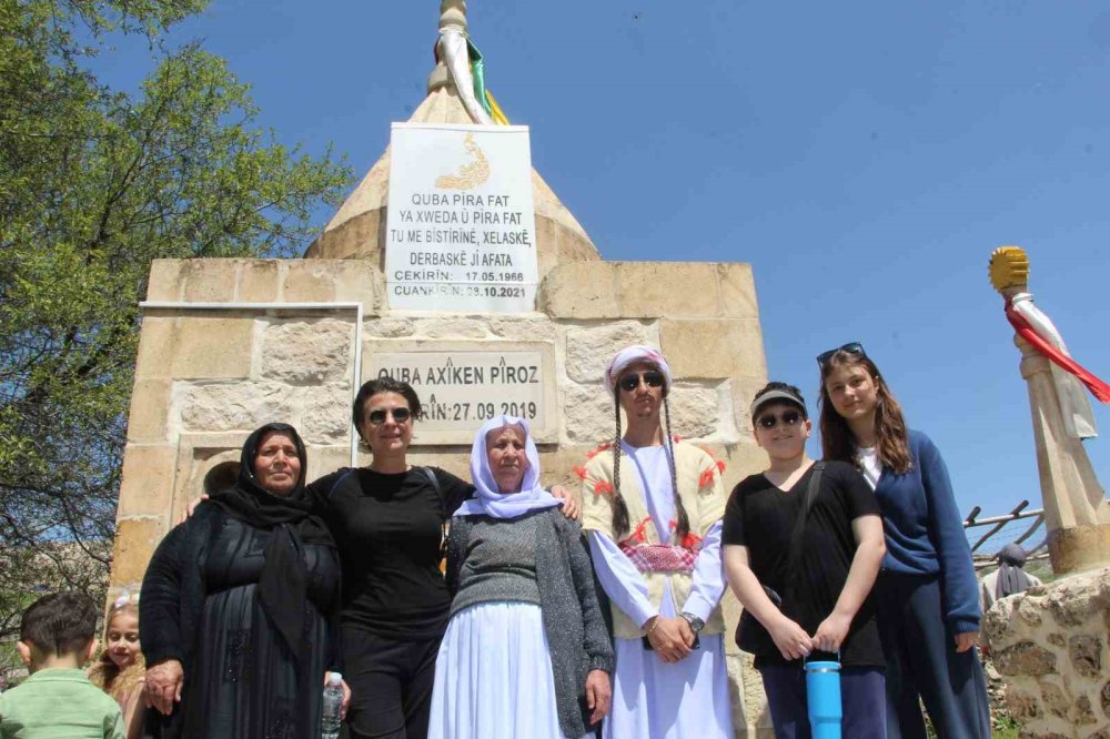 Çarşema Sor Coşkusu.. Êzidîler Yeni Yılı Umut ve Direnişle Karşıladı!