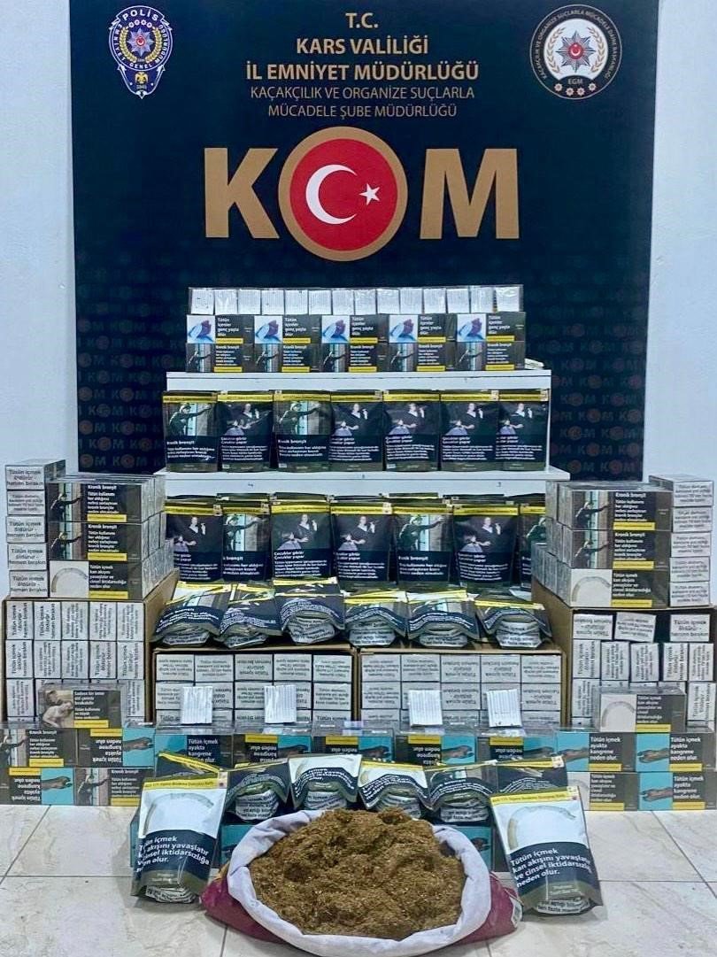 Kars’ta Kaçakçılık Operasyonu: Binlerce Makaron ve Kilolarca Tütün Ele Geçirildi