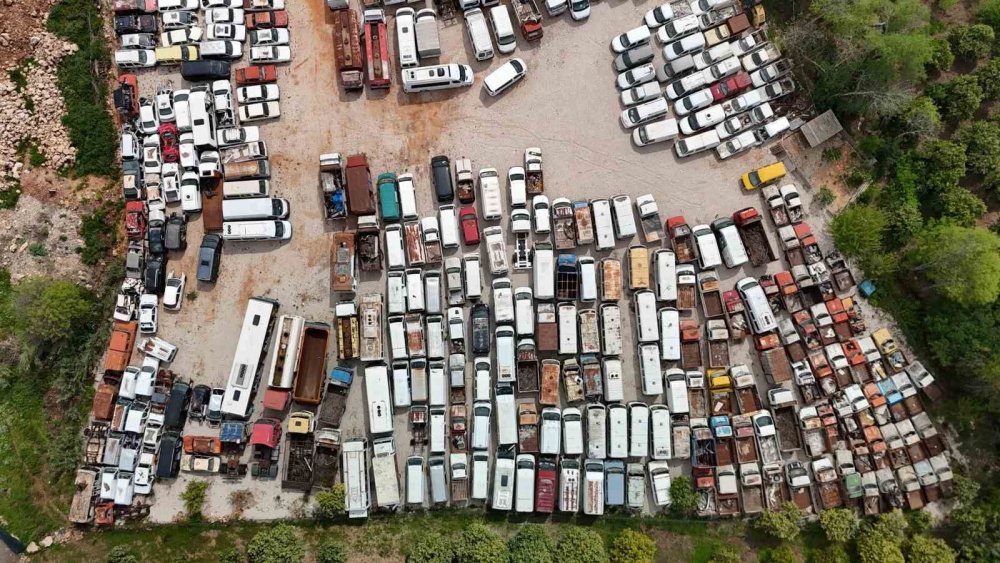 Yediemin Otoparkları Araç Mezarlığına Döndü