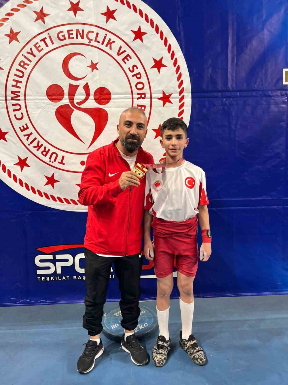 Ağrılı Öğrenci Halterde Türkiye Şampiyonu Oldu