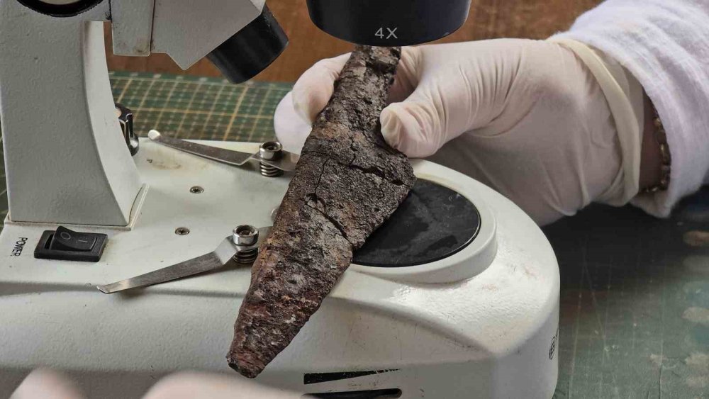 Antik Kazıda 1500 Yıllık Bıçak Seti Bulundu