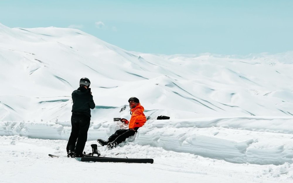Plaj Kenarı Değil Palandöken’in Zirvesinde Şezlong Keyfi