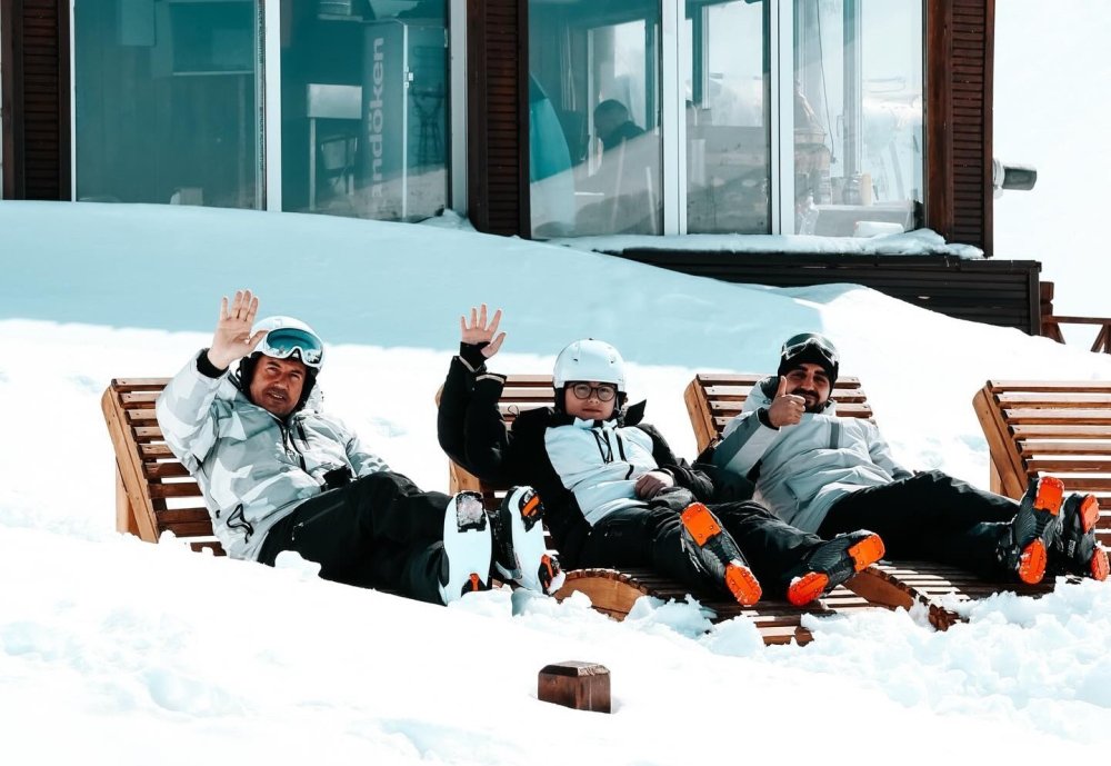 Plaj Kenarı Değil Palandöken’in Zirvesinde Şezlong Keyfi