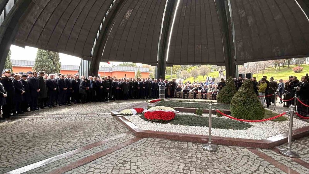 Turgut Özal İstanbul’da Anıldı.. Devlet Protokolü Topkapı’da Buluştu!