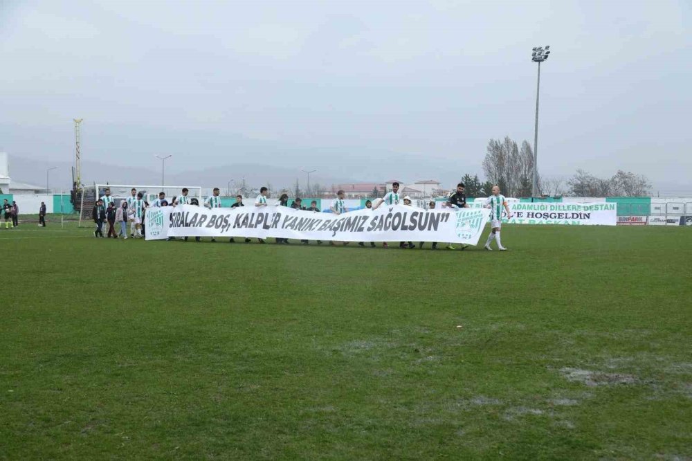 30 Yıl Sonra Gelen Şampiyonluk: 12 Bingölspor Kupasına Kavuştu!