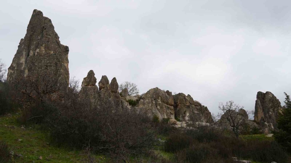 Ankara’da Kapadokya’yı Andıran Doğa Harikası: Abacı Peribacaları