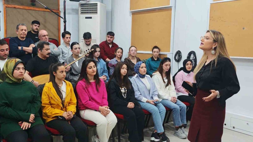 TRT Erzurum Radyosu’nda Ustalar İle Gençler Buluştu