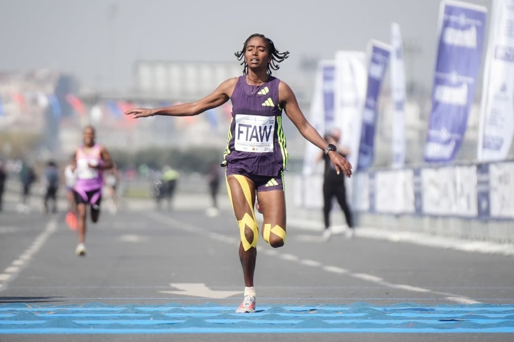 21’inci Kez Koşuldu.. İstanbul Yarı Maratonu’nda Nefes Kesen Yarış!