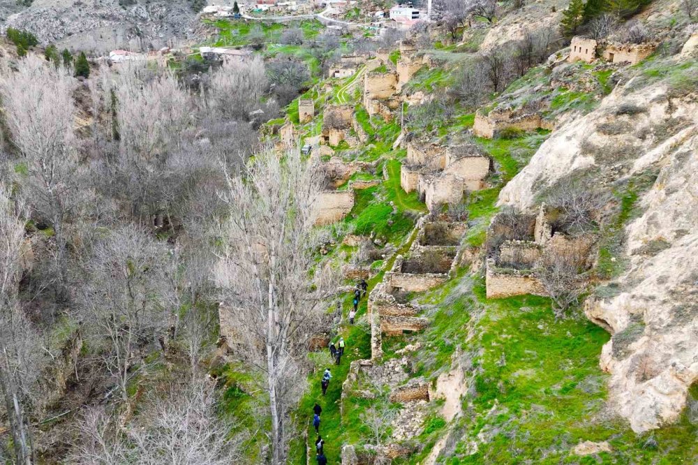 Gümüşhane’nin Saklı Hazinesi ‘Ötedere Beldesi’ Hayran Bırakıyor