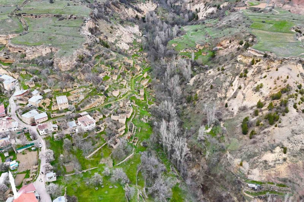 Gümüşhane’nin Saklı Hazinesi ‘Ötedere Beldesi’ Hayran Bırakıyor