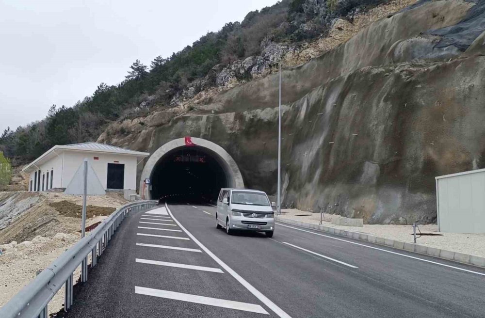 Karadeniz’i İç Anadolu’ya Bağlayan Kırkdilim Tünelleri Trafiğe Açıldı