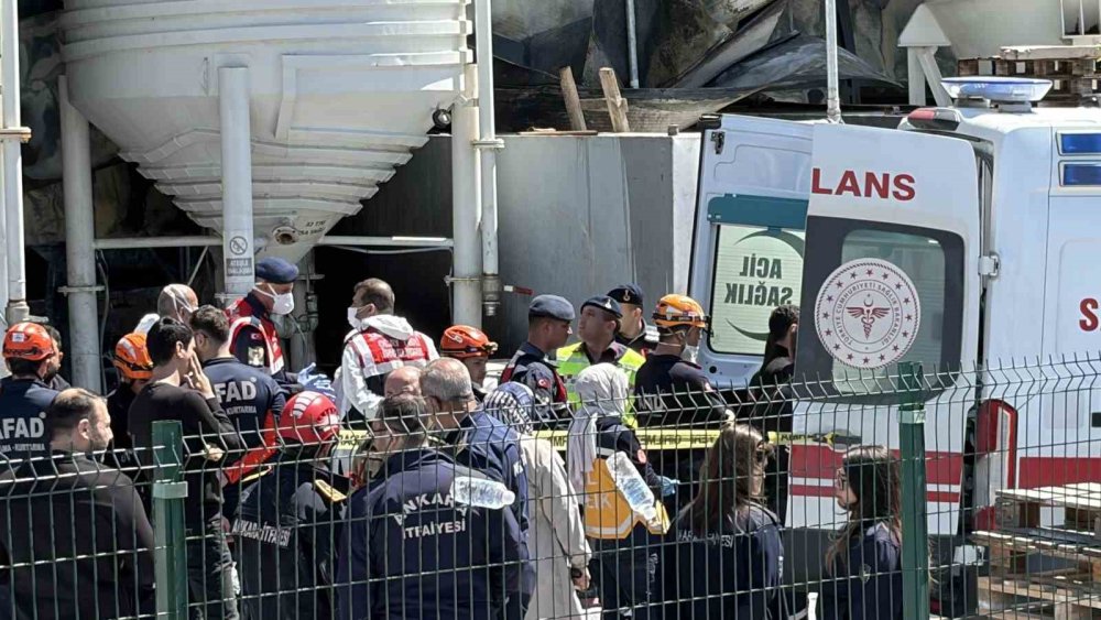 Ankara’da Boya Fabrikasında Çıkan Yangında 1 İşçi Hayatını Kaybetti