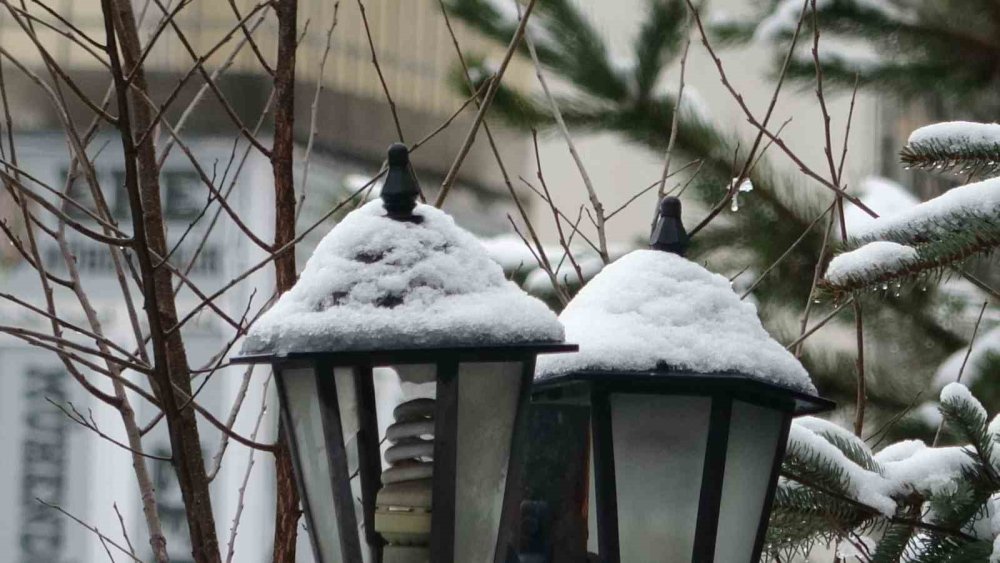 Ardahan Beyaza Büründü.. Aniden Bastıran Kar Yağışı Kenti Teslim Aldı!