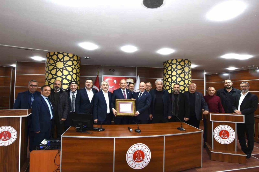 Doğu Anadolu İhracatçılar Birliği Başkanı Ömer Madırlı, Mazbatasını Aldı