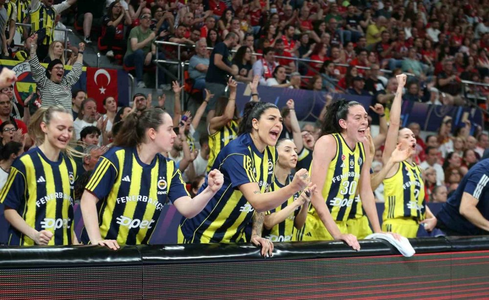 Fenerbahçe’den Avrupa’da Üçüncü Zafer.. Euroleague’de Galatasaray’ı Geçti!