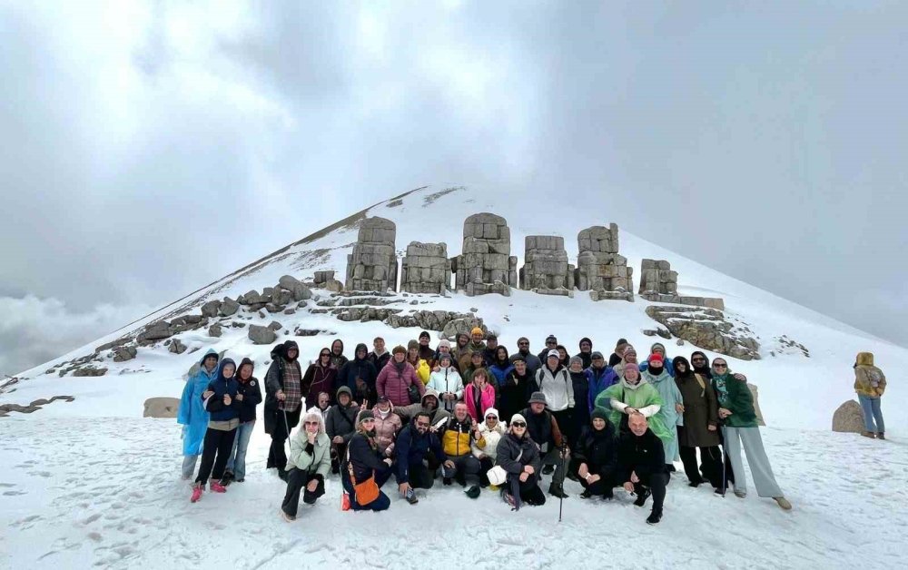Nemrut Dağı Sezonu Açıldı.. Kommagene’nin Dev Heykelleri Ziyaretçileri Ağırlıyor!
