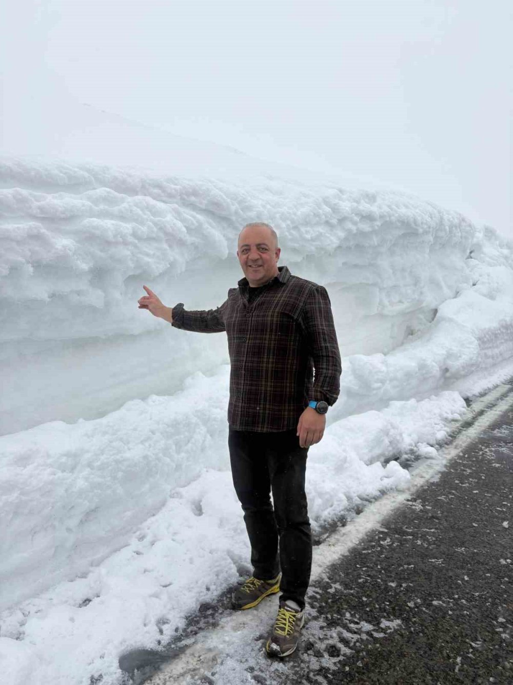 Kış Geri Döndü.. Kars-Erzurum Kara Yolu Beyaza Büründü!