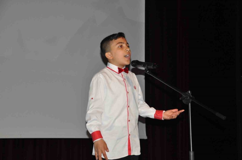 23 Nisan’a Salon Etkinliği.. Bayram, Geçmişin İzlerinden Uzak Programla Anıldı!