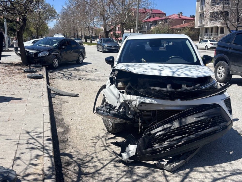 Erzincan’da Trafik Kazası: 3’ü Çocuk 6 Yaralı