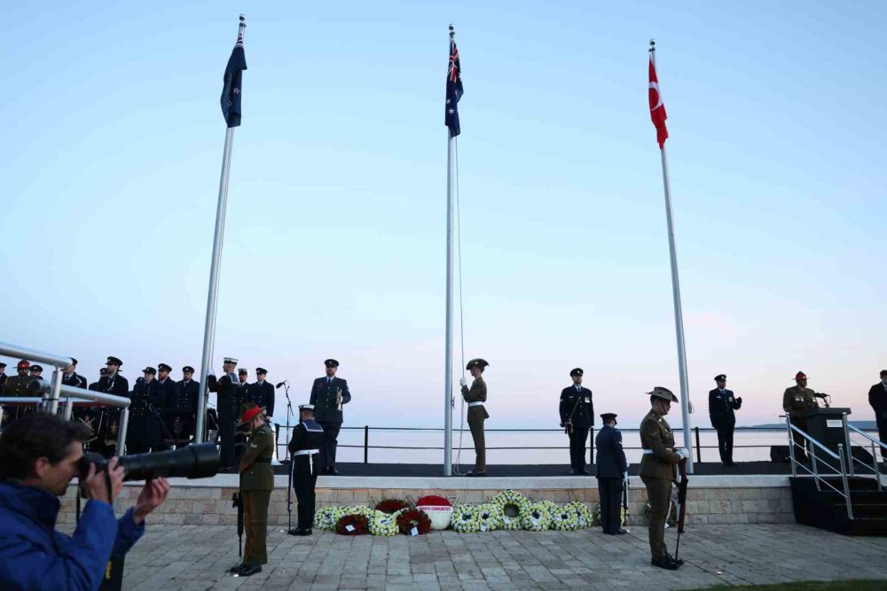 Gelibolu’da 111’inci Yıl.. ‘Şafak Ayini’nde Ortak Hatıra, Ortak Hüzün!