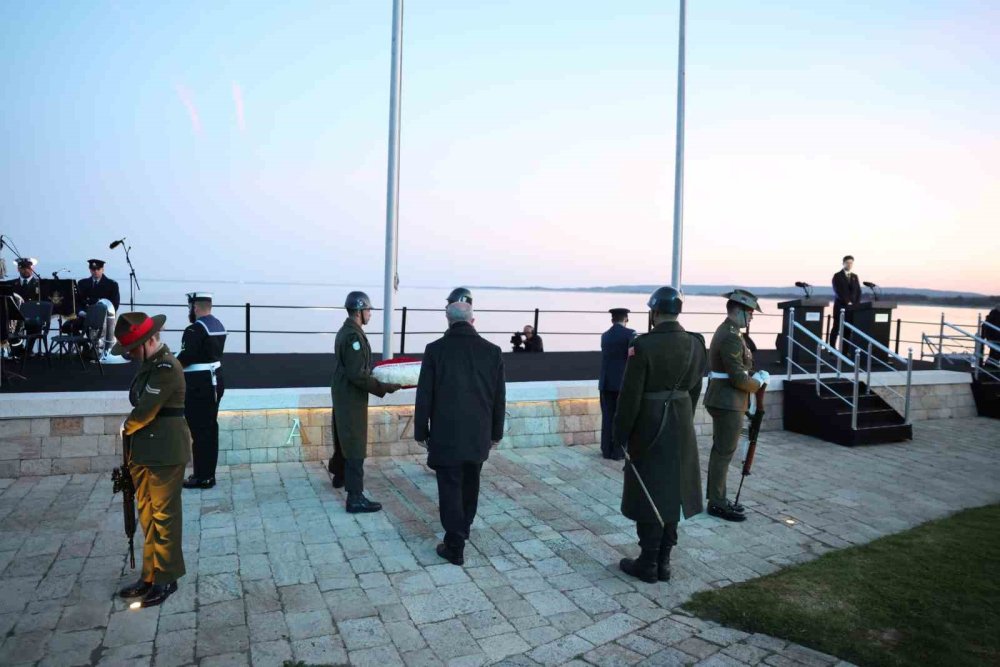 Gelibolu’da 111’inci Yıl.. ‘Şafak Ayini’nde Ortak Hatıra, Ortak Hüzün!