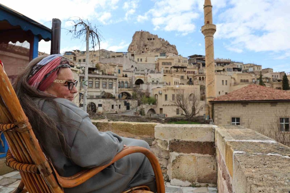 Kısa Ziyaret, Kalıcı Bir Hayata Dönüştü